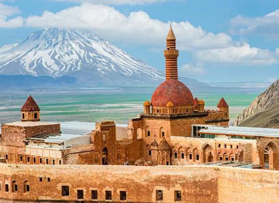 İshak Paşa Sarayı